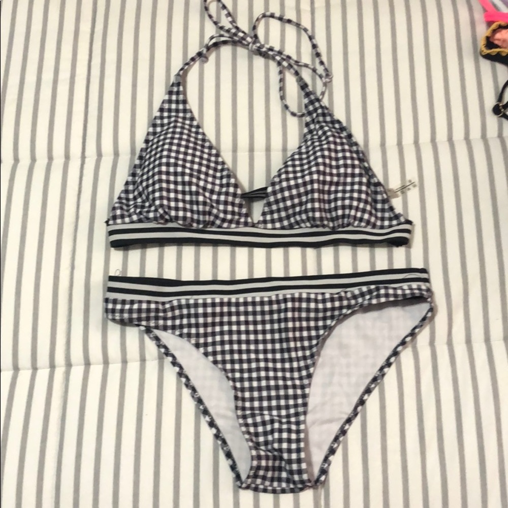 Women’s swim